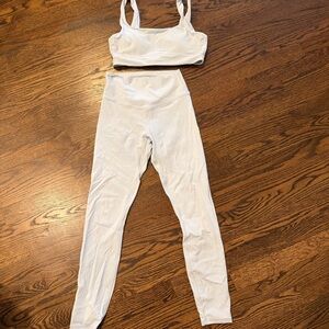 Vuori AllTheForm Leggings and Bra - Ice Blue - Size Small